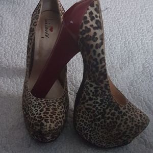 Cheetah print platform heel